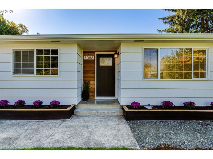 Property Photo:  3088 Dalewood St  OR 97404 