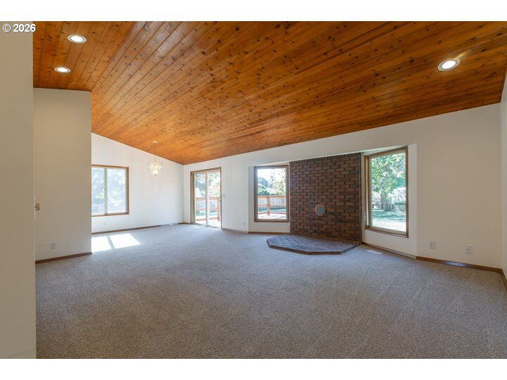 Property Photo:  2736 Magnolia Way  OR 97116 