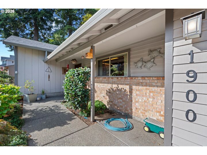Property Photo:  1900 NE 149th Ave  WA 98684 