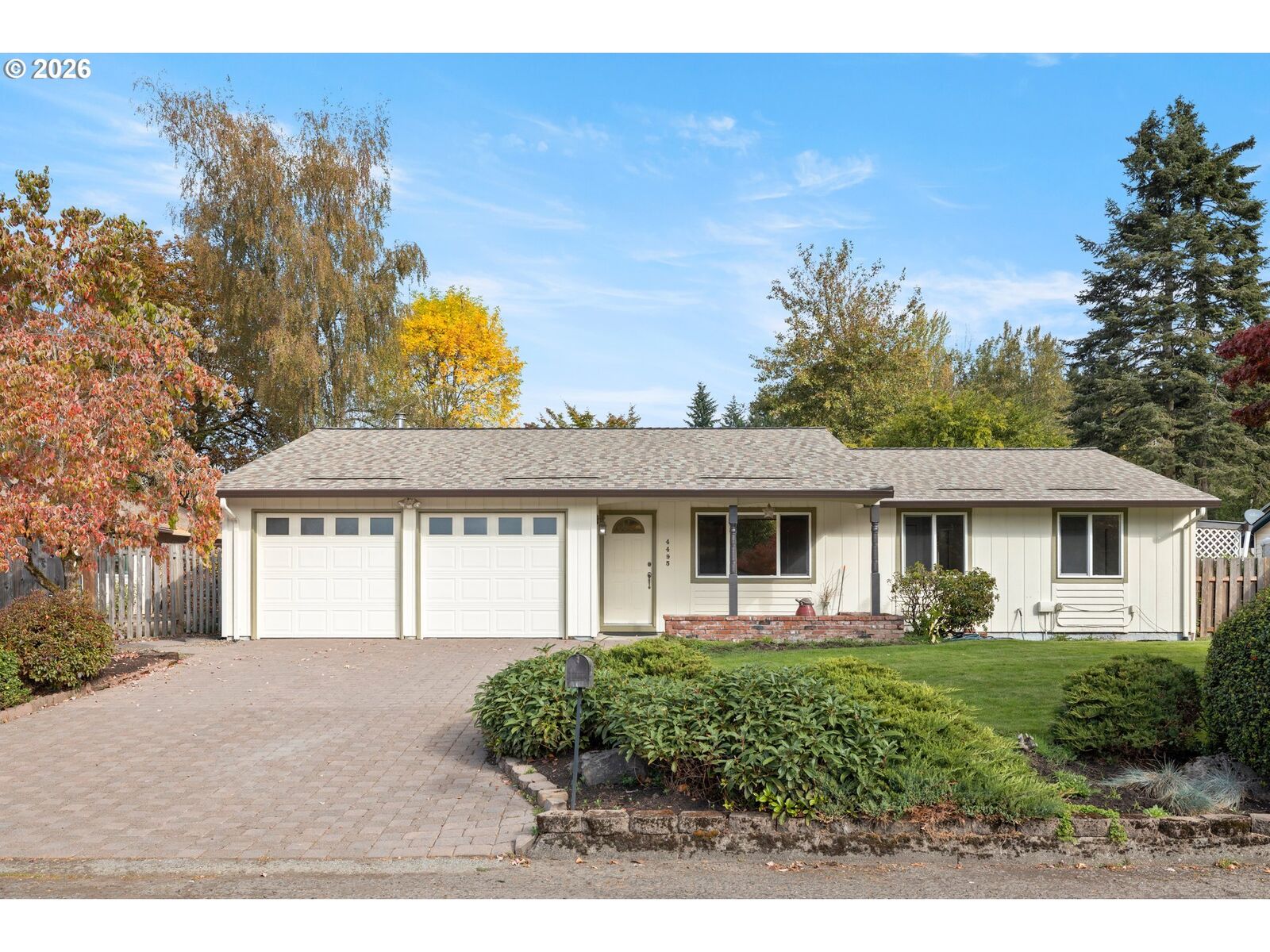 Property Photo:  4495 SE Chelsea St  OR 97222 