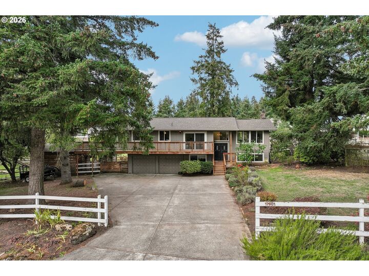 Property Photo:  17901 S Canter Ln  OR 97045 