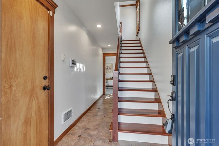 Property Photo: 3043 59th Avenue SW A WA 98116