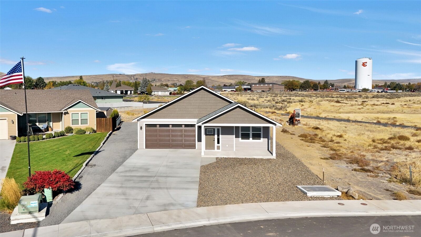 Property Photo: 21 Parkside Loop SE WA 98823
