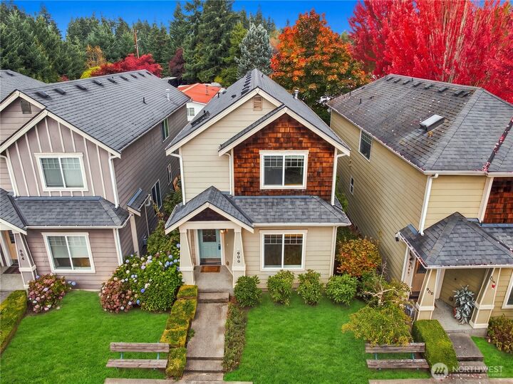 Property Photo: 906 116th Place SE 3 WA 98208