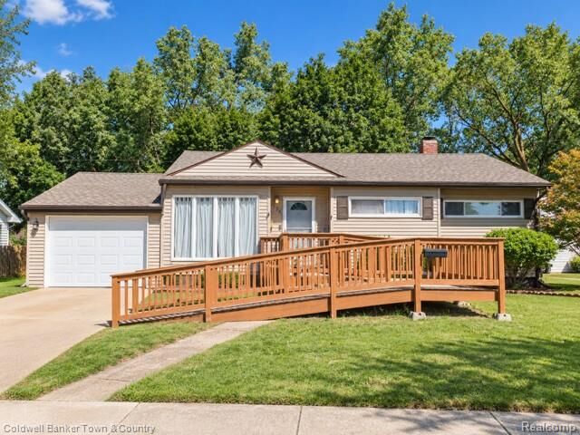 Property Photo:  734 Elmwood Drive  MI 48430 