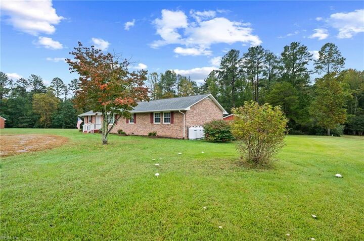 Property Photo: 17450 Mill Run Ln VA 22427