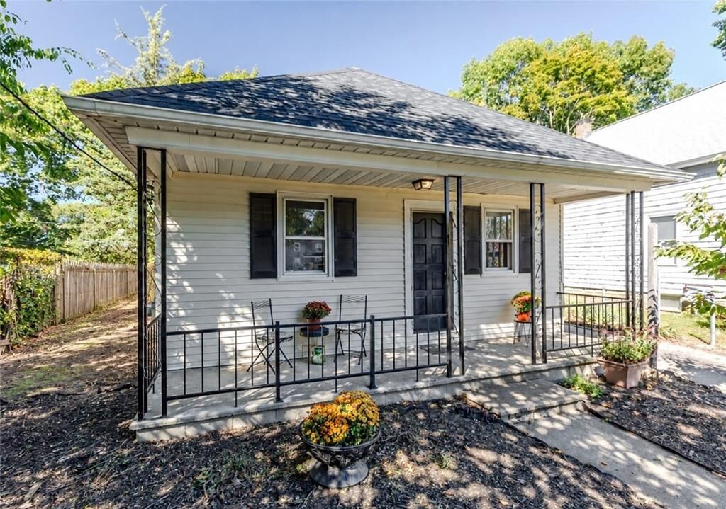 Property Photo:  107 Crescent View Avenue  RI 02915 