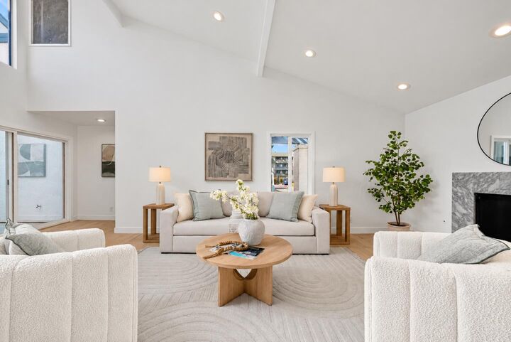 Property Photo:  782 Gemini Lane  CA 94404 
