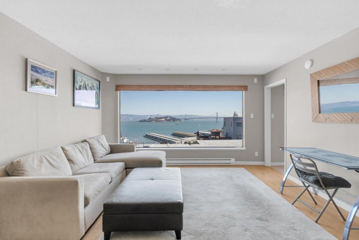 Property Photo: 1451 Montgomery Street 6 CA 94133