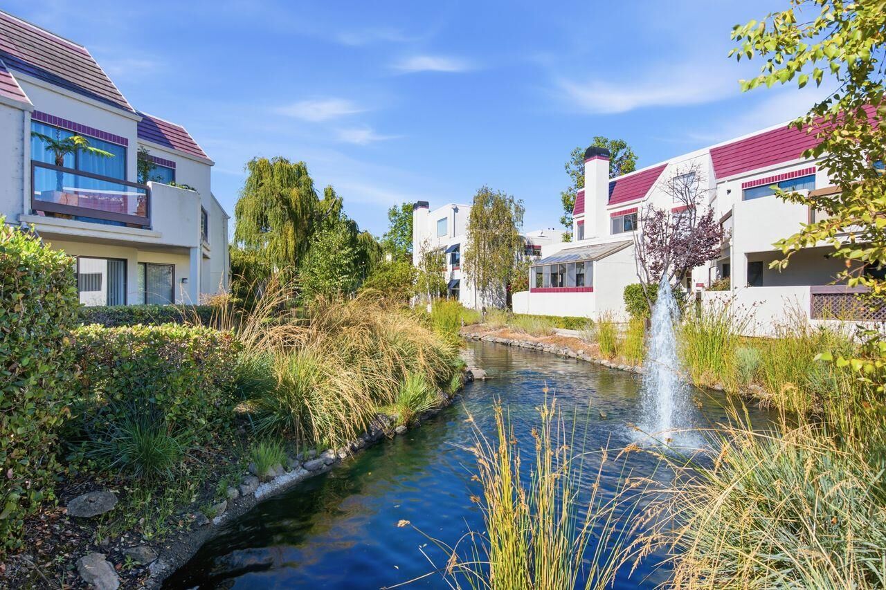 Property Photo:  133 Shorebird Circle  CA 94065 