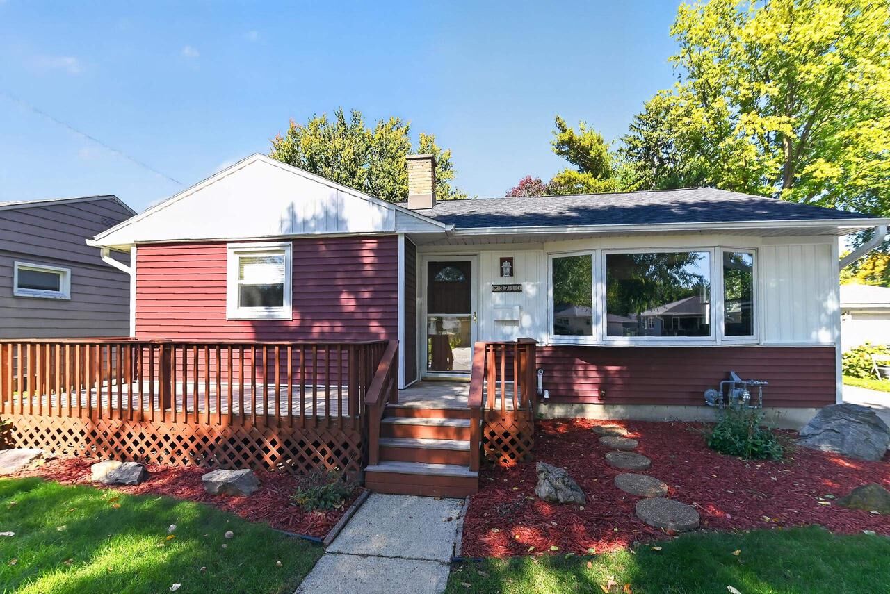 Property Photo: 3710 Sussex Lane WI 53714