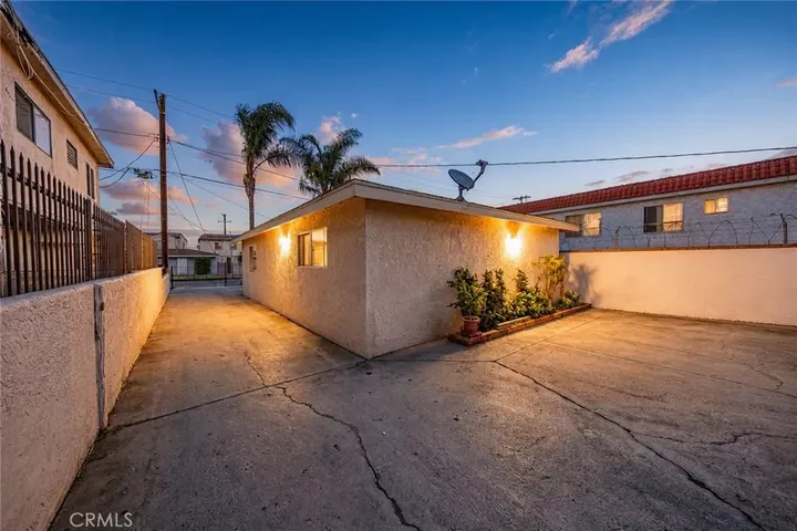 Property Photo: 1516 W 226th CA 90501