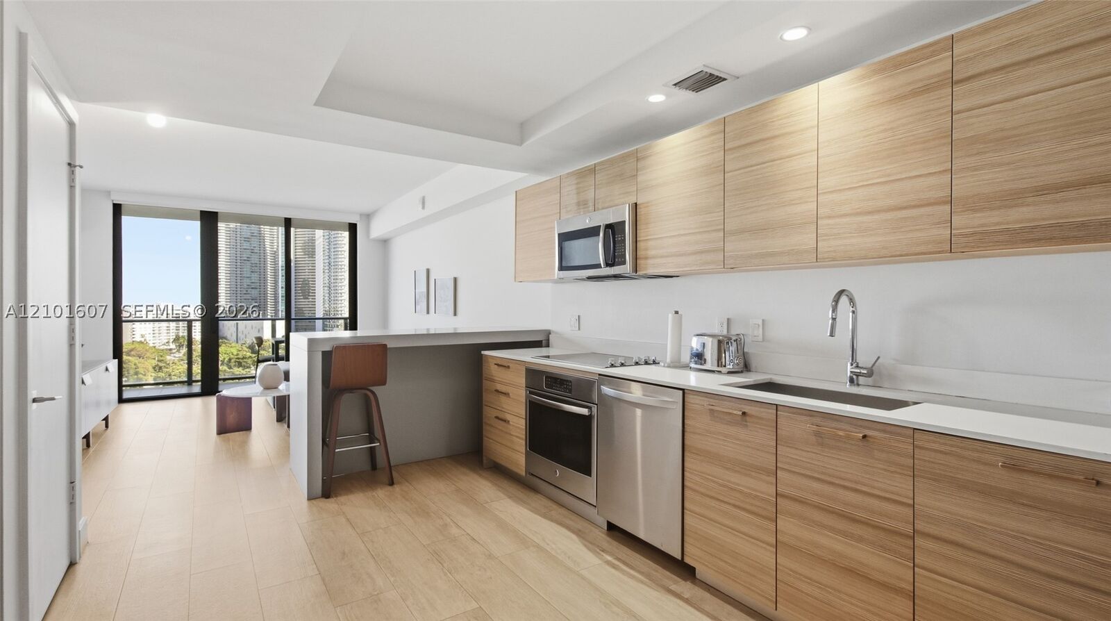 Property Photo:  121 NE 34th St 1106A  FL 33137 