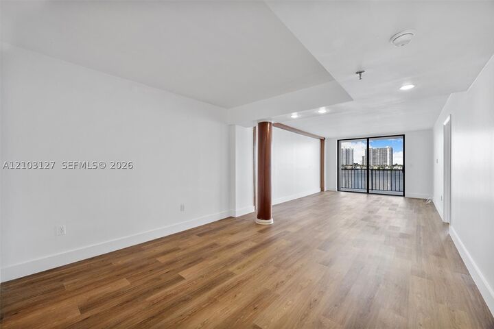Property Photo: 17878 N Bay Rd 405 FL 33160
