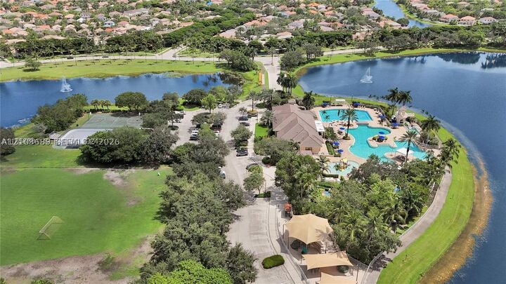 Property Photo:  1444 Sabal Trl  FL 33327 