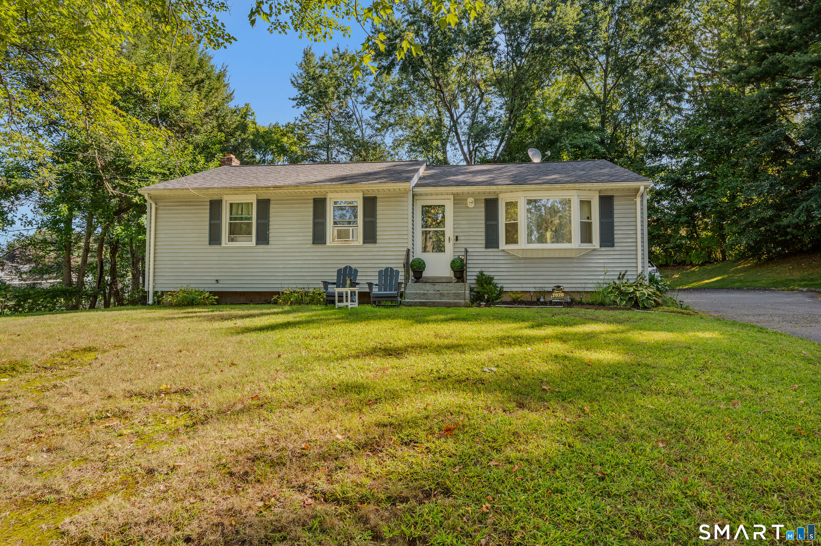 Property Photo:  122 Prospect Street  CT 06033 