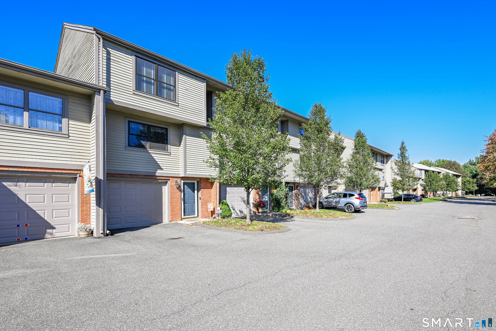 Property Photo:  22 Metacomet Drive  CT 06450 