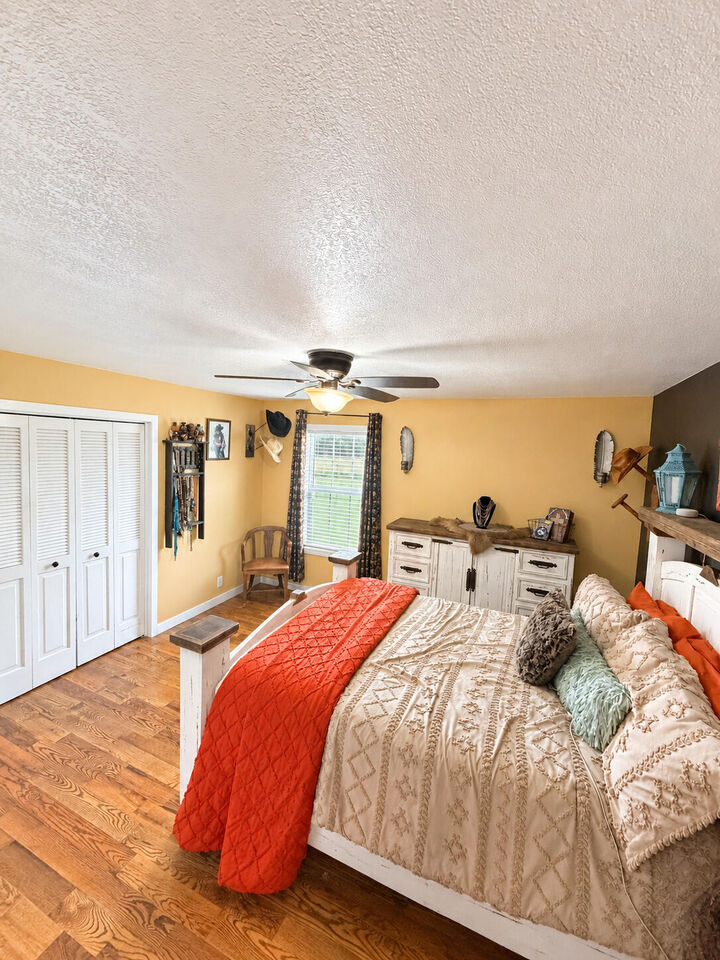Property Photo:  6801 County Road 120  MO 64836 
