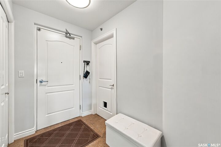 Property Photo: 227 Pinehouse Drive 404 SK S7K 6N9