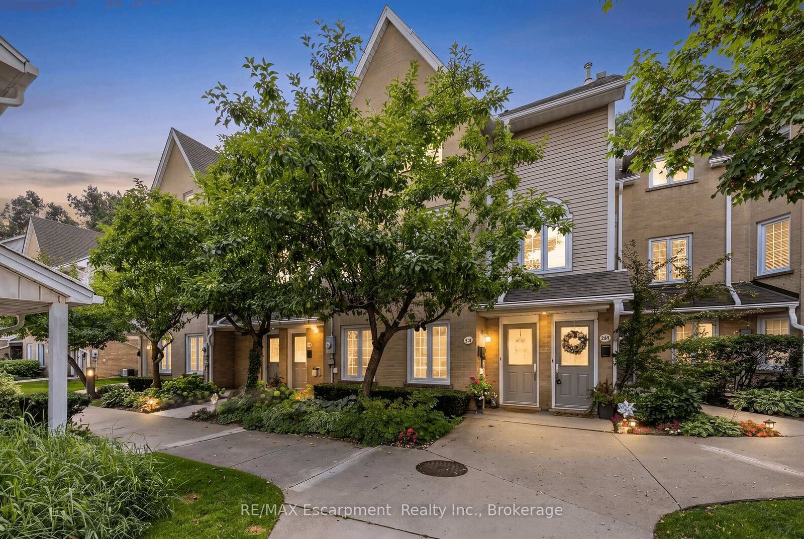 Property Photo: 2110 Cleaver Avenue 218 ON L7M 3Z3