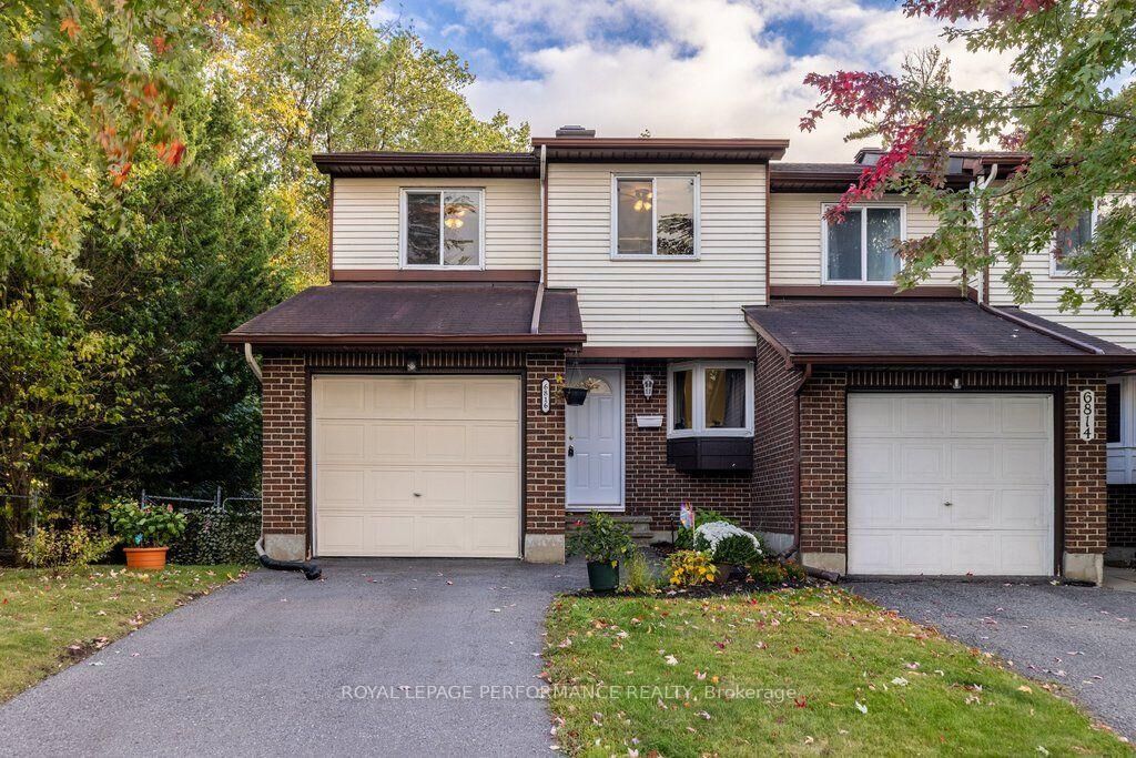Property Photo:  6816 Bilberry Drive 93  ON K1C 3R4 