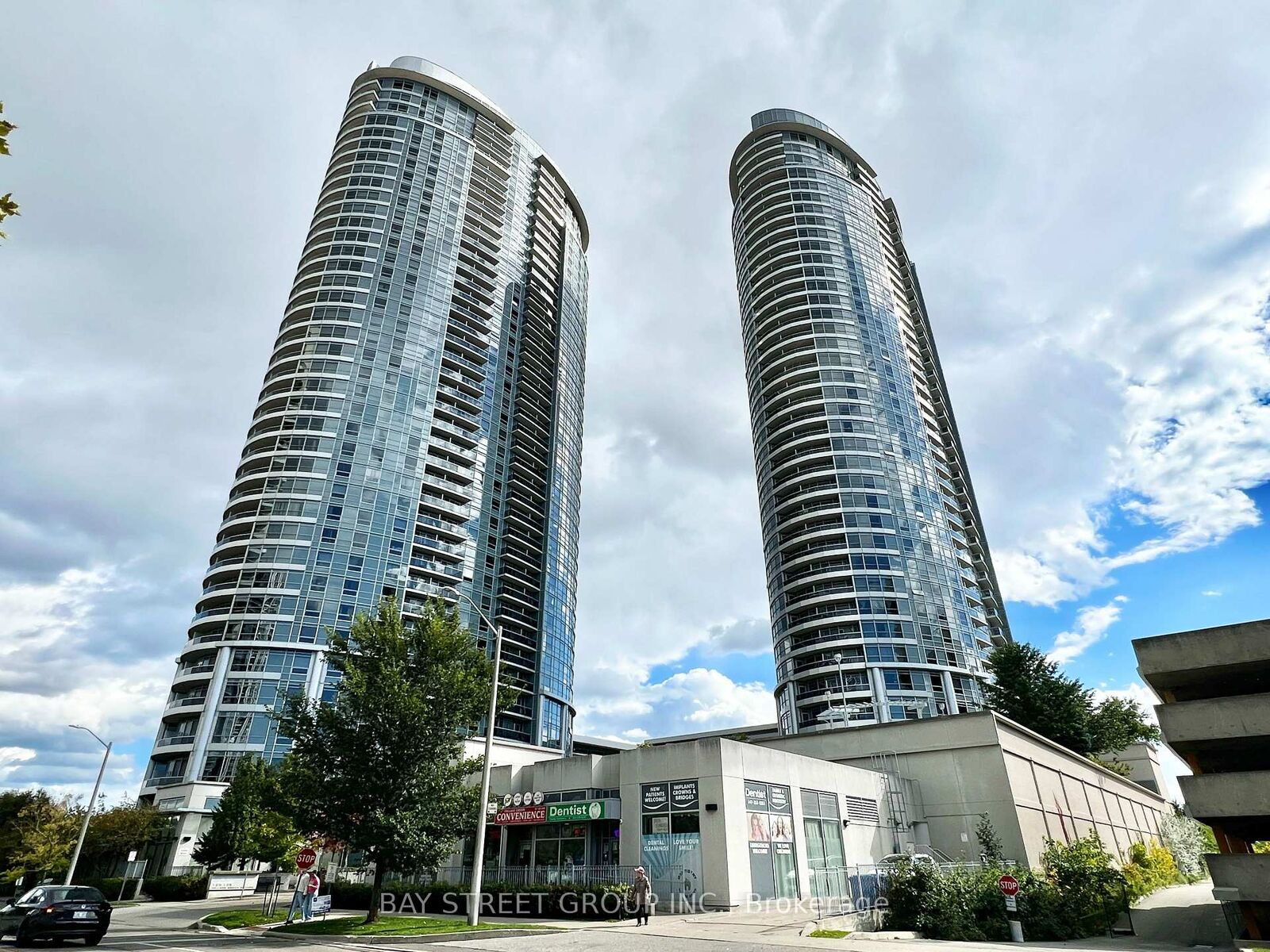 Property Photo:  125 Village Green Square 2305  ON M1S 0G3 