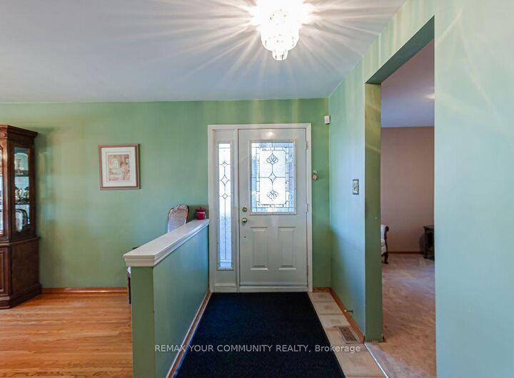 Property Photo:  15 Valencia Crescent  ON M6L 1M3 