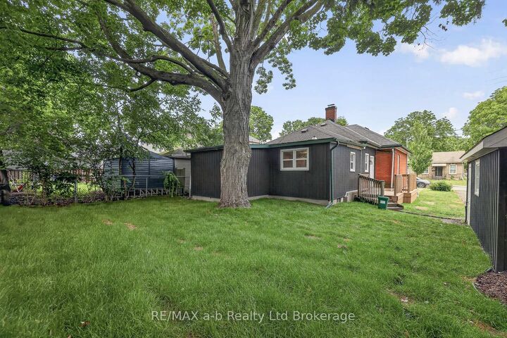 Property Photo:  91 Winniett Street  ON N4S 5Z6 