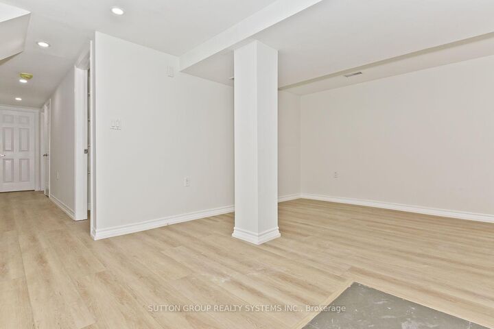 Property Photo:  (Basement) 40 Jacobson Avenue  ON L2T 2Z7 