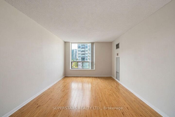 Property Photo:  28 Pemberton Avenue 1110  ON M2M 4L1 