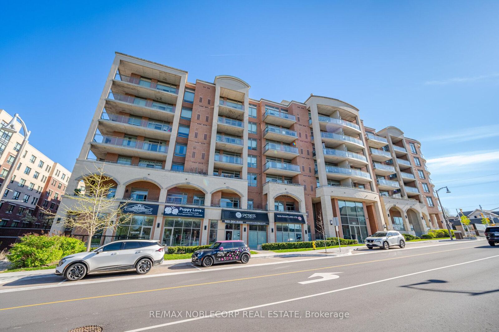 Property Photo:  281 Woodbridge Avenue 308  ON L4L 0C6 