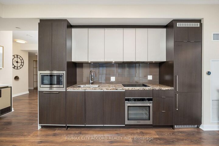 Property Photo:  115 Blue Jays Way 3702  ON M5V 0N4 
