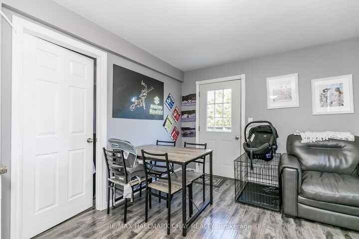 Property Photo:  226 Queen Street  ON L4R 3H1 