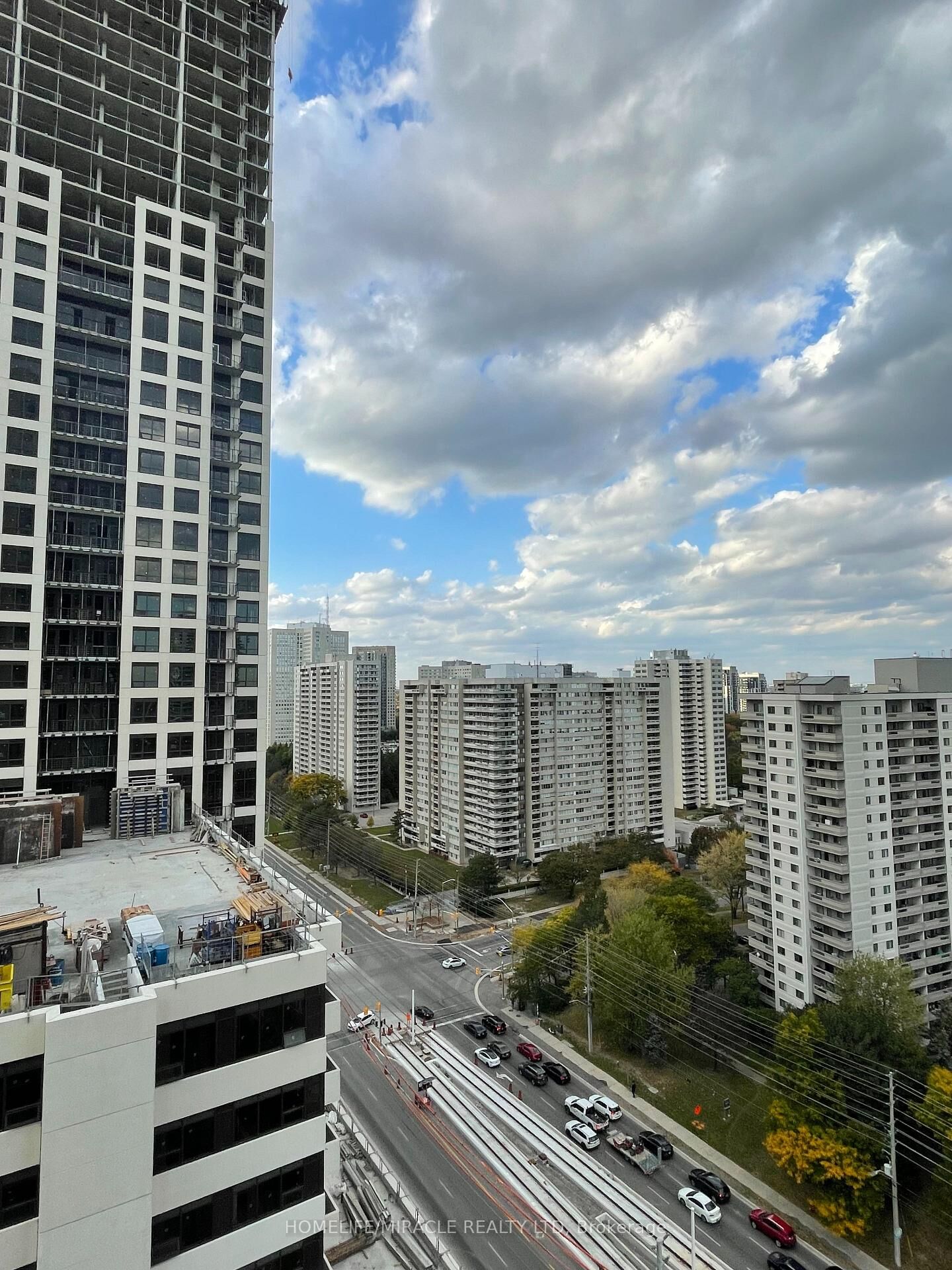 Property Photo:  3504 Hurontario Street 2108  ON L5B 0B9 