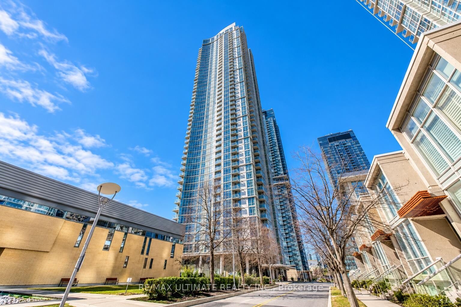 Property Photo:  35 Mariner Terrace 4601  ON M5V 3V9 