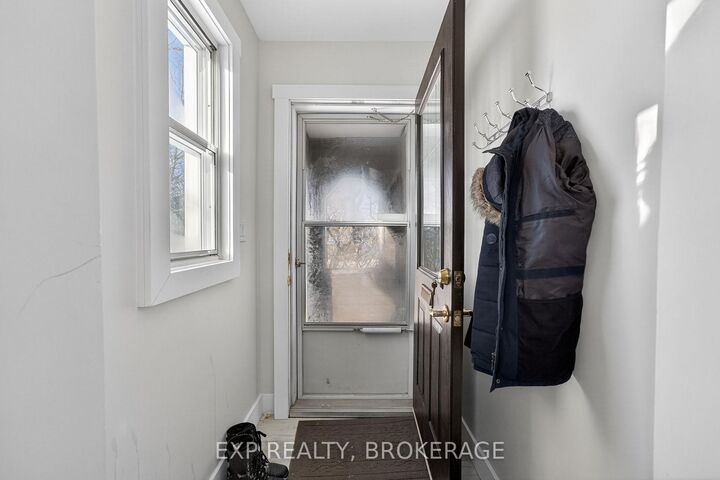 Property Photo:  19 Scott Street  ON K7L 1L3 