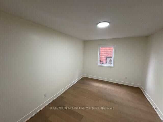 Property Photo:  152 Brunswick Avenue Main Floor  ON M5S 2M2 