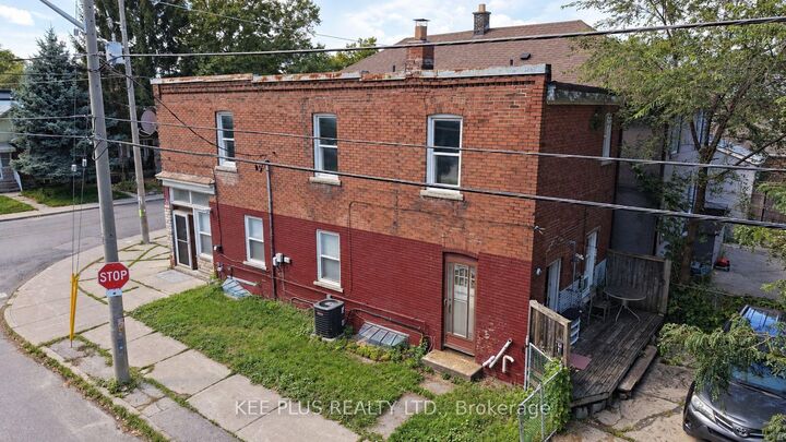 Property Photo:  131 Chisholm Avenue  ON M4C 4V9 