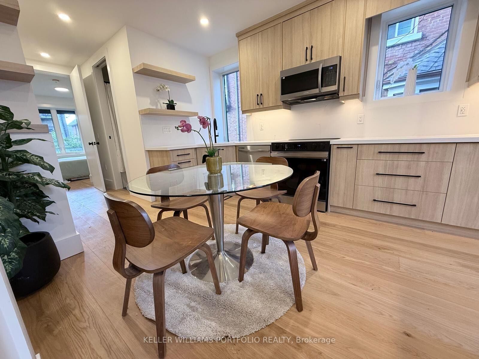 Property Photo:  173 Beatrice Street Main Fl  ON M6G 3E9 