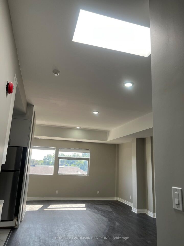 Property Photo:  89 Finch Avenue W 301  ON M2N 2H6 