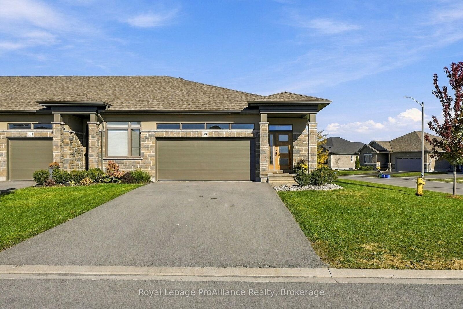 Property Photo:  18 Covington Crescent  ON K8N 0L1 