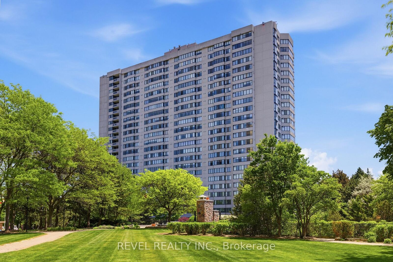 Property Photo:  2330 Bridletowne Circle Ph06  ON M1W 3P6 