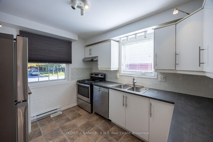 Property Photo:  385 Trailridge Crescent  ON L1K 1Y5 