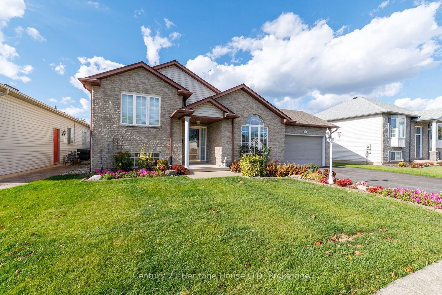 Property Photo: 361 Antoinette Road ON L2A 6S5