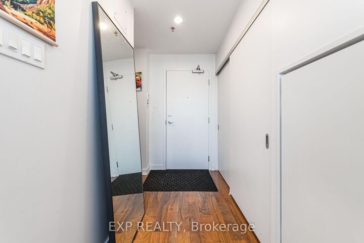 Property Photo:  360 McLeod Street 907  ON K2P 1A9 