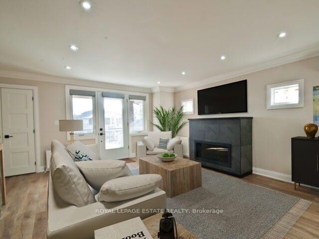 Property Photo:  22 Wineva Avenue Upper  ON M4E 2S9 
