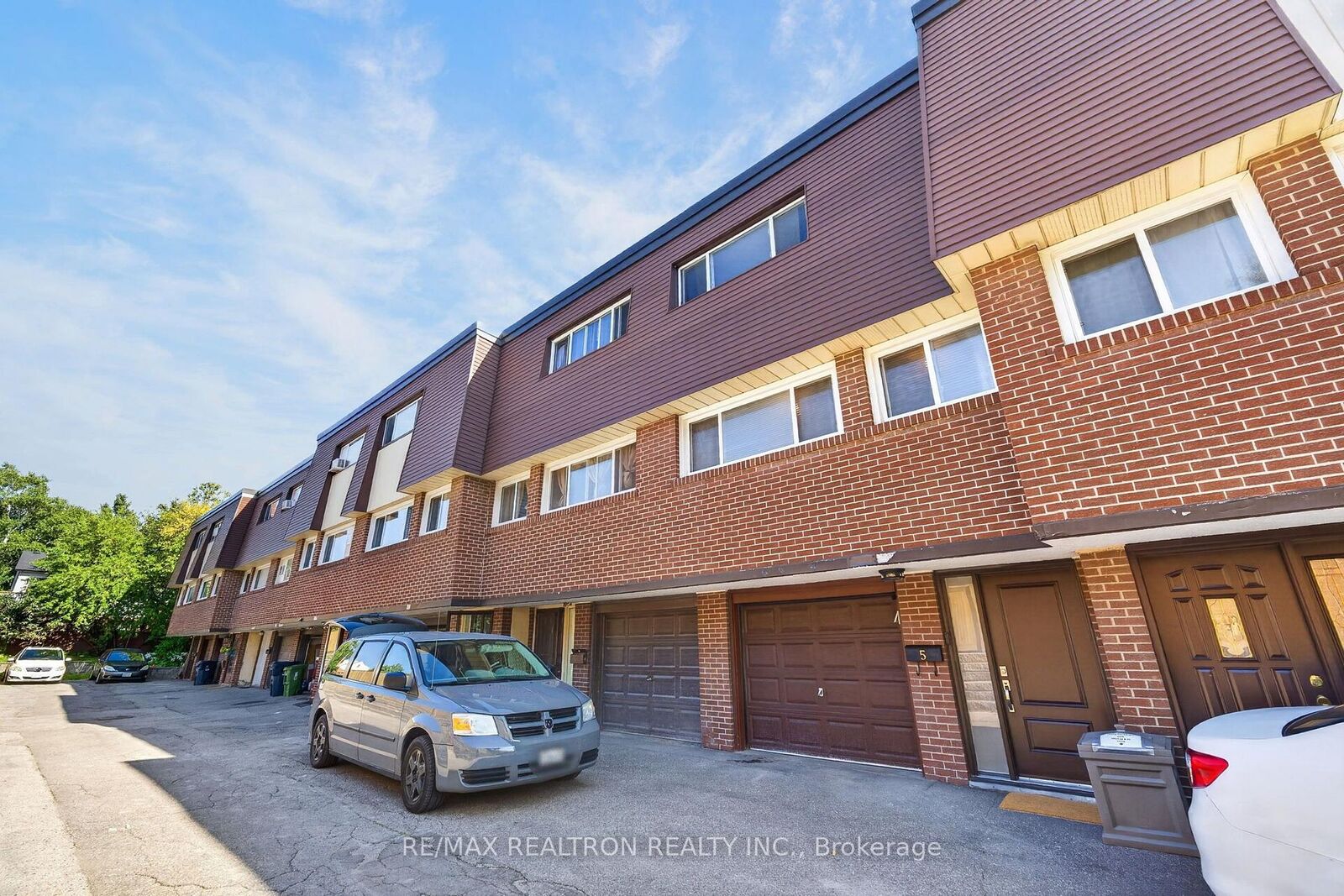 Property Photo:  1185 Birchmount Road 5  ON M1P 2C1 