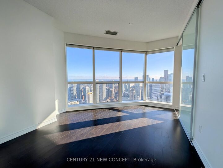 Property Photo:  386 Yonge Street 5608  ON M5B 0A5 