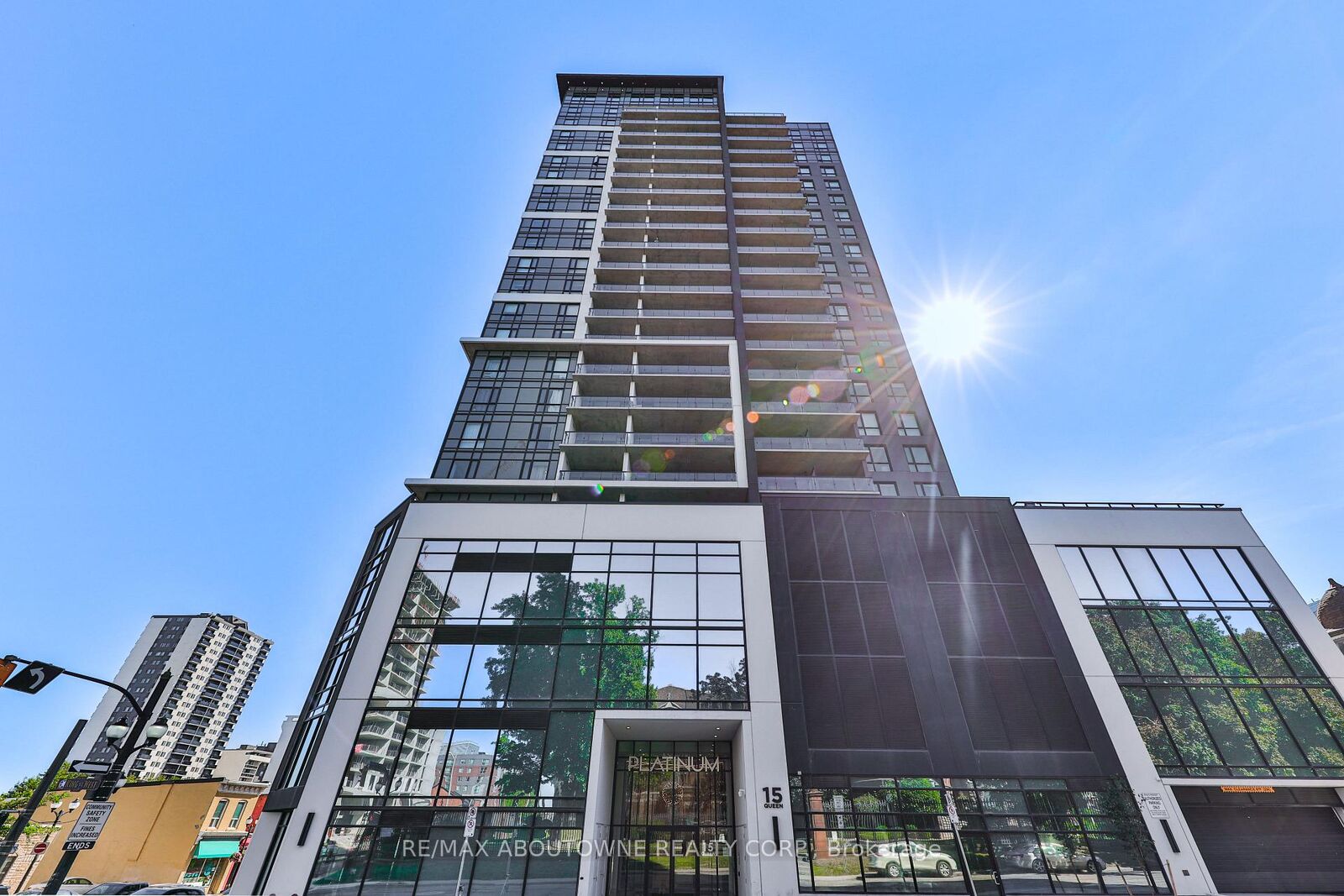 Property Photo:  15 Queen Street 1806  ON L8P 3R6 