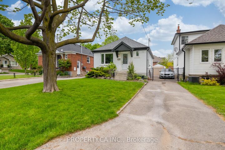 Property Photo:  44 Daniels Street  ON M8Y 1M1 
